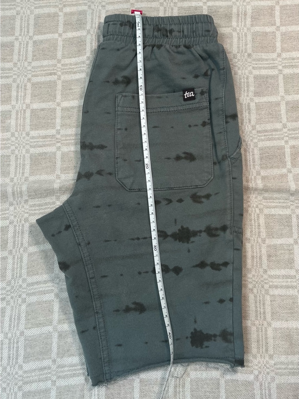 Tea Collection Gray Tie-Dye Pocket Shorts. 100% cotton size 10